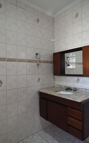 Casa à venda com 225m², 3 quartos e 5 vagas Casa à venda com 225m², 3 quartos e 5 vagasBanheiro da Suíte 2