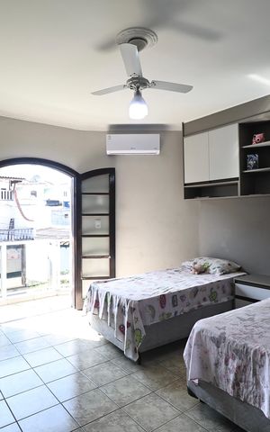 Casa à venda com 225m², 3 quartos e 5 vagas Casa à venda com 225m², 3 quartos e 5 vagasSuite 1