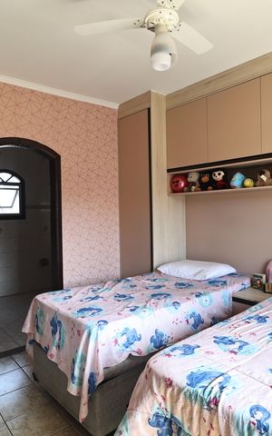 Casa à venda com 225m², 3 quartos e 5 vagas Casa à venda com 225m², 3 quartos e 5 vagasSuite 2
