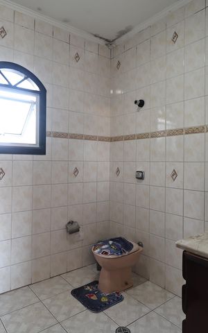 Casa à venda com 225m², 3 quartos e 5 vagas Casa à venda com 225m², 3 quartos e 5 vagasBanheiro da Suíte 2