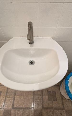 Casa para alugar com 85m², 2 quartos e 1 vaga Casa para alugar com 85m², 2 quartos e 1 vagaBanheiro