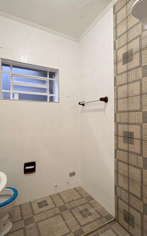 Casa para alugar com 85m², 2 quartos e 1 vaga Casa para alugar com 85m², 2 quartos e 1 vagaBanheiro