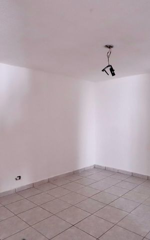 Casa para alugar com 72m², 1 quarto e sem vaga Casa para alugar com 72m², 1 quarto e sem vagaSala