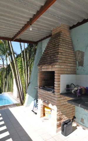 Casa à venda com 590m², 4 quartos e 3 vagasChurrasqueira