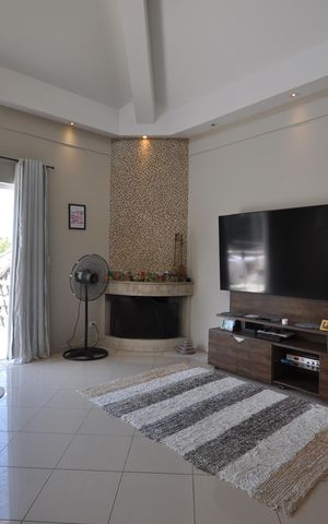 Casa à venda com 590m², 4 quartos e 3 vagasSala