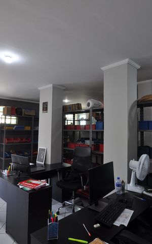 Casa à venda com 590m², 4 quartos e 3 vagasEscritório