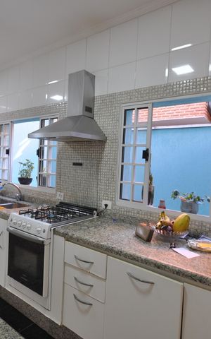 Casa à venda com 590m², 4 quartos e 3 vagasCozinha
