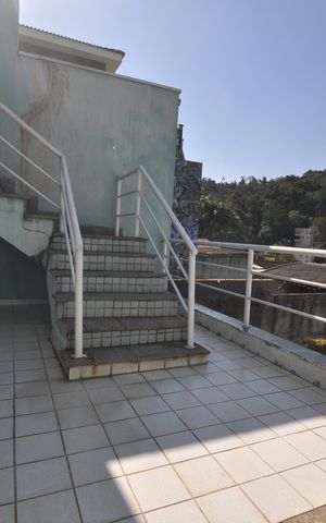 Casa à venda com 590m², 4 quartos e 3 vagasVaranda da Suíte 4