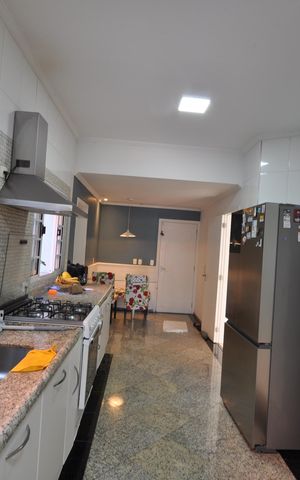 Casa à venda com 590m², 4 quartos e 3 vagasCozinha