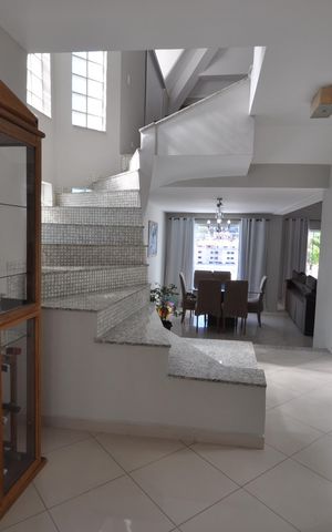 Casa à venda com 590m², 4 quartos e 3 vagasHall de entrada