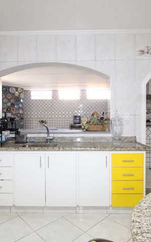 Casa para alugar com 200m², 3 quartos e 2 vagasCozinha