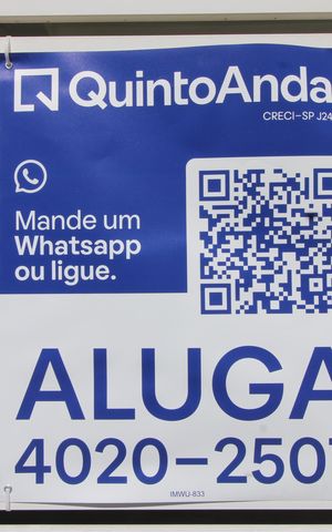 Casa para alugar com 200m², 3 quartos e 2 vagasFachada