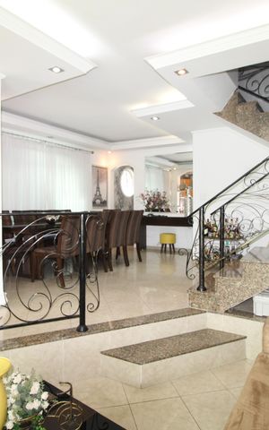 Casa para alugar com 200m², 3 quartos e 2 vagasSala