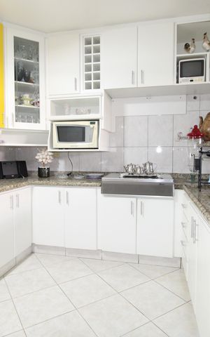 Casa para alugar com 200m², 3 quartos e 2 vagasCozinha