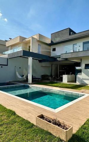 Casa de condomínio à venda com 270m², 3 quartos e 4 vagas