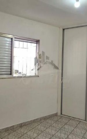 Casa à venda com 218m², 5 quartos e 2 vagas