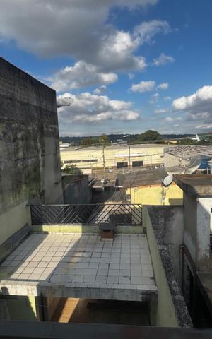 Casa à venda com 215m², 3 quartos e 4 vagas