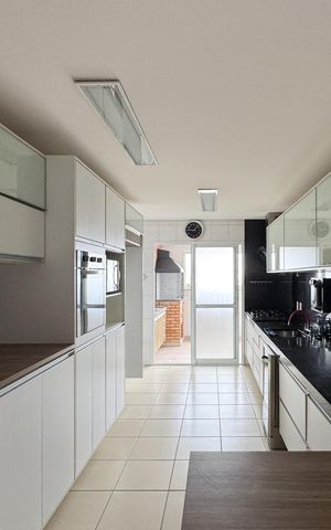 Apartamento para alugar com 158m², 3 quartos e 3 vagas Apartamento para alugar com 158m², 3 quartos e 3 vagasCozinha