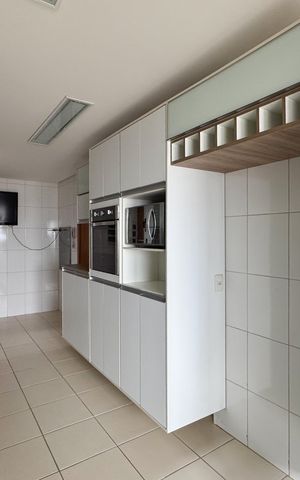 Apartamento para alugar com 158m², 3 quartos e 3 vagas Apartamento para alugar com 158m², 3 quartos e 3 vagasCozinha
