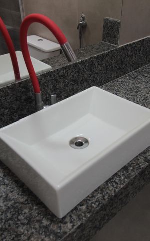 Apartamento à venda com 70m², 2 quartos e 1 vagaBanheiro da Suite