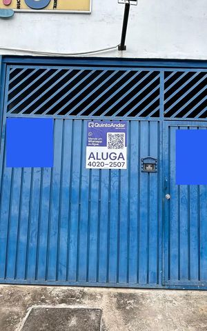 Casa para alugar com 60m², 2 quartos e 1 vaga Casa para alugar com 60m², 2 quartos e 1 vagaPlaca grande instalada na fachada do imóvel