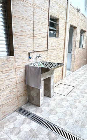 Casa para alugar com 60m², 2 quartos e 1 vaga Casa para alugar com 60m², 2 quartos e 1 vagaÁrea de Serviço