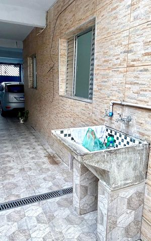 Casa para alugar com 60m², 2 quartos e 1 vaga Casa para alugar com 60m², 2 quartos e 1 vagaÁrea de Serviço