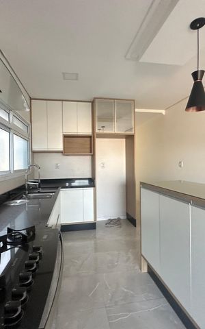Casa à venda com 289m², 5 quartos e 3 vagas Casa à venda com 289m², 5 quartos e 3 vagasCozinha