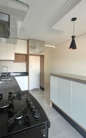 Casa à venda com 289m², 5 quartos e 3 vagas Casa à venda com 289m², 5 quartos e 3 vagasCozinha