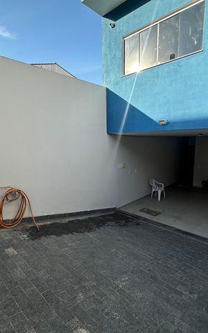 Casa à venda com 289m², 5 quartos e 3 vagas Casa à venda com 289m², 5 quartos e 3 vagasGaragem