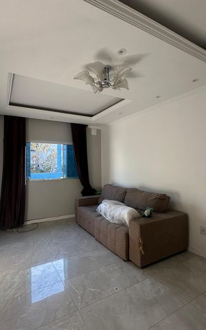 Casa à venda com 289m², 5 quartos e 3 vagas Casa à venda com 289m², 5 quartos e 3 vagasSala