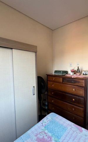 Casa à venda com 289m², 5 quartos e 3 vagas Casa à venda com 289m², 5 quartos e 3 vagasQuarto 4