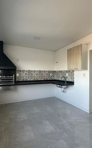 Casa à venda com 289m², 5 quartos e 3 vagas Casa à venda com 289m², 5 quartos e 3 vagasChurrasqueira