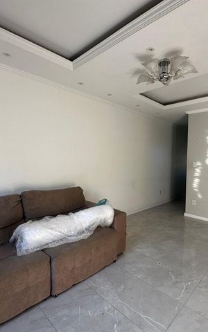 Casa à venda com 289m², 5 quartos e 3 vagas Casa à venda com 289m², 5 quartos e 3 vagasSala