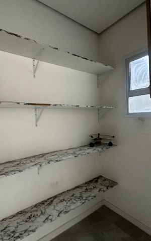 Casa à venda com 289m², 5 quartos e 3 vagas Casa à venda com 289m², 5 quartos e 3 vagasDespensa