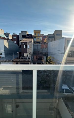 Casa à venda com 289m², 5 quartos e 3 vagas Casa à venda com 289m², 5 quartos e 3 vagasVaranda