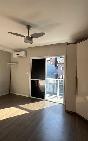 Casa à venda com 289m², 5 quartos e 3 vagas Casa à venda com 289m², 5 quartos e 3 vagasSuíte