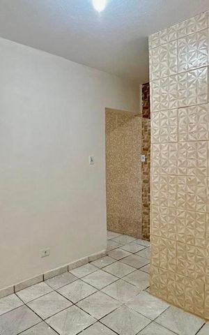 Casa para alugar com 40m², 1 quarto e sem vaga Casa para alugar com 40m², 1 quarto e sem vagaSala