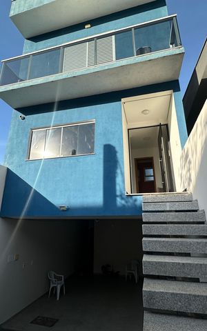 Casa para alugar com 150m², 4 quartos e 3 vagasFachada