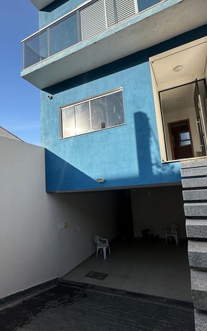 Casa para alugar com 150m², 4 quartos e 3 vagasFachada