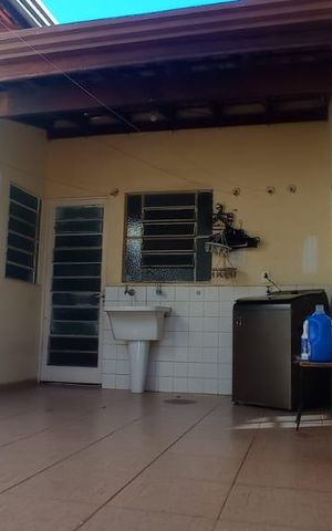 Casa para alugar com 250m², 3 quartos e 3 vagas Casa para alugar com 250m², 3 quartos e 3 vagasÁrea externa