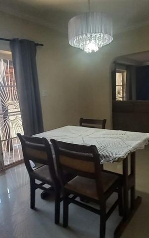 Casa para alugar com 250m², 3 quartos e 3 vagas Casa para alugar com 250m², 3 quartos e 3 vagasSala