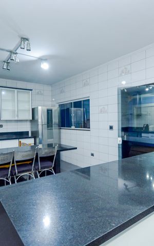 Casa à venda com 500m², 5 quartos e 3 vagasCozinha 