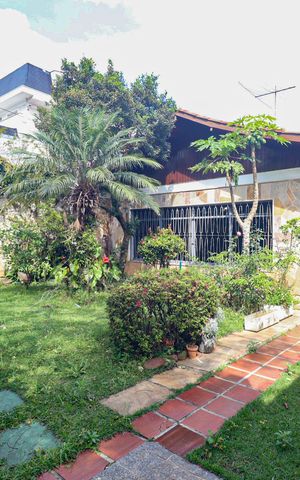 Casa à venda com 560m², 4 quartos e 8 vagasGaragem