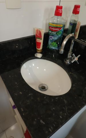 Apartamento à venda com 120m², 2 quartos e 2 vagasBanheiro Social - Pia