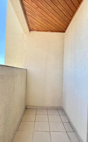 Apartamento à venda com 60m², 2 quartos e 2 vagas Apartamento à venda com 60m², 2 quartos e 2 vagasVaranda