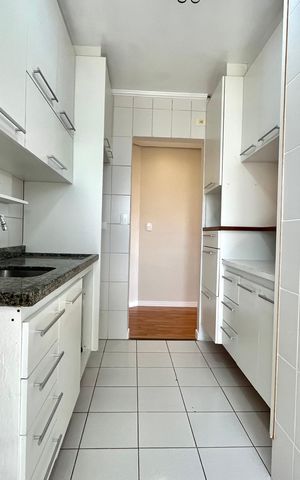 Apartamento à venda com 60m², 2 quartos e 2 vagas Apartamento à venda com 60m², 2 quartos e 2 vagasCozinha