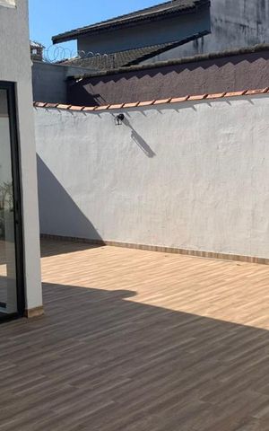 Casa à venda com 420m², 4 quartos e 5 vagas Casa à venda com 420m², 4 quartos e 5 vagasÁrea Externa