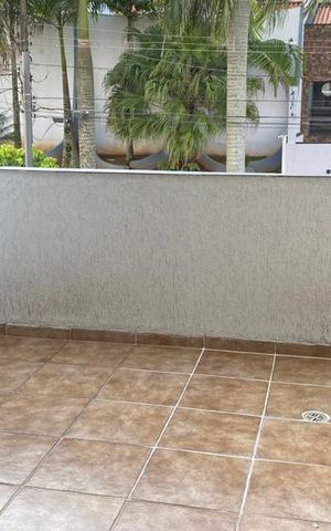 Casa à venda com 420m², 4 quartos e 5 vagas Casa à venda com 420m², 4 quartos e 5 vagasVaranda