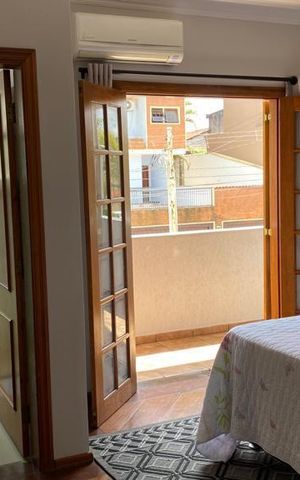 Casa à venda com 420m², 4 quartos e 5 vagas Casa à venda com 420m², 4 quartos e 5 vagasQuarto